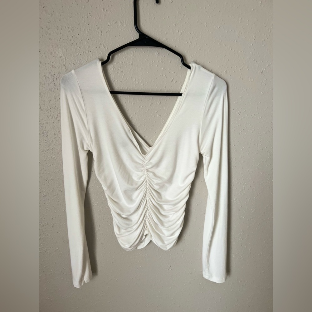 Forever 21 Womens Long Sleeve Crop
Top Size L Ivory Ruched Stretch Knit V-
Neck